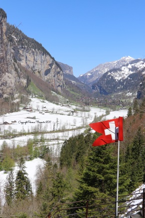 drapeau montagne suisse
